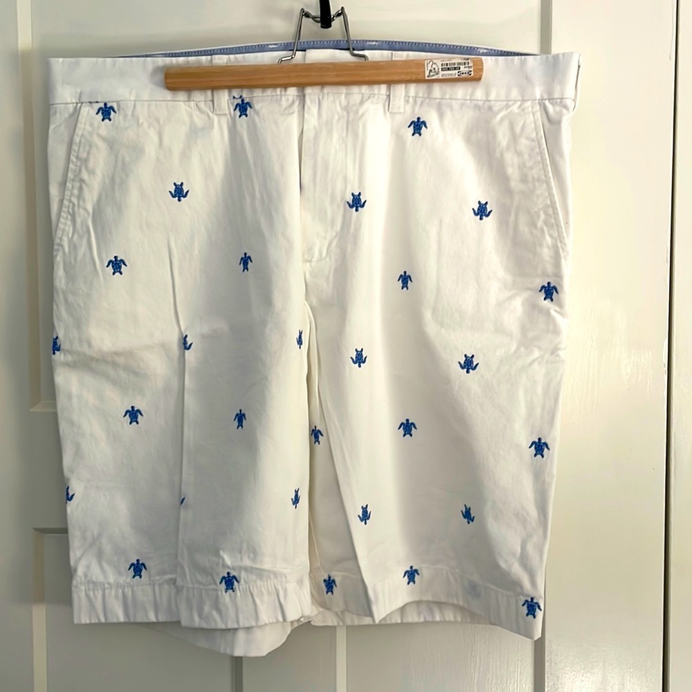 White Tommy Hilfiger Turtle print shorts size 38